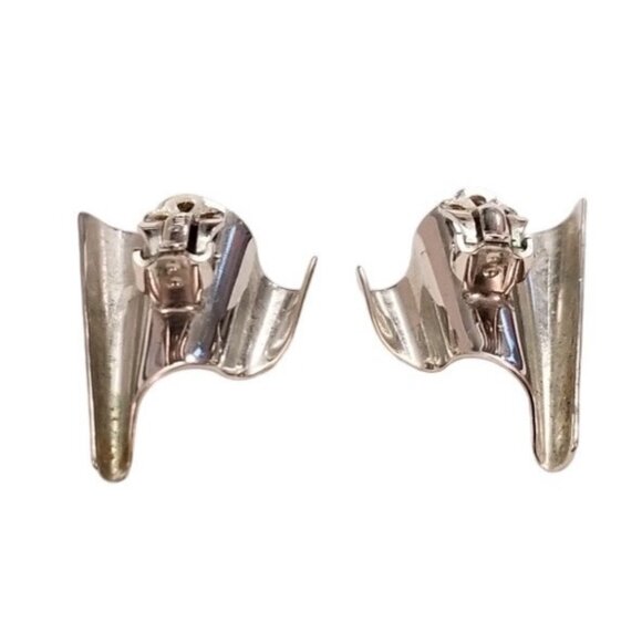 Givenchy Silver-Tone Geometrical Ribbed Wrinkled Triangular Clip-On Earrings L56 - Picture 6 of 11